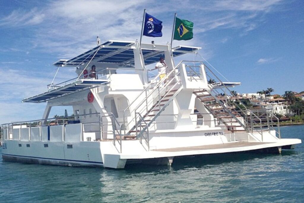 O que levar para um passeio de barco no Rio de Janeiro: lista completa para aproveitar ao máximo
