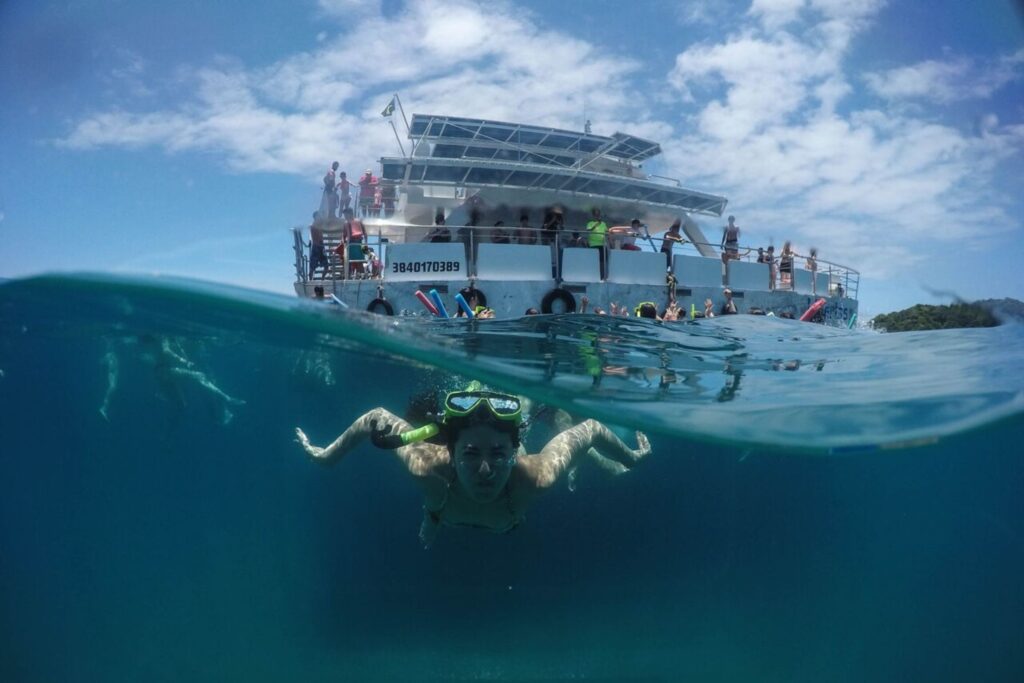 Mergulho no Rio de Janeiro: melhores pontos para explorar em um passeio de barco