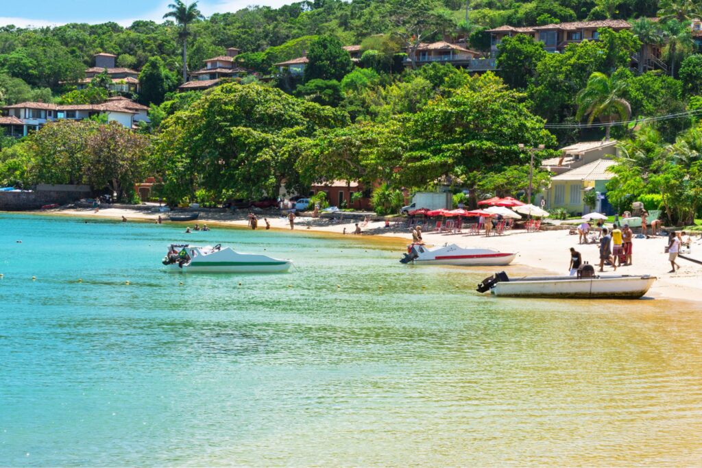 Quando é a melhor época do ano para fazer passeio de barco no Rio de Janeiro?