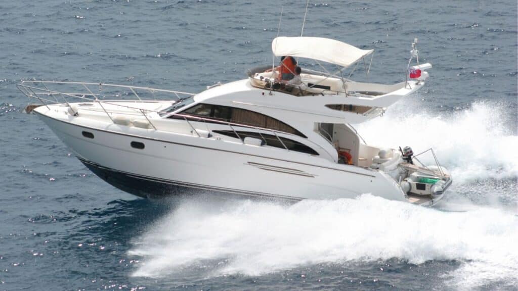 Diferença entre lancha, barco e iate: qual embarcação escolher para seu passeio no Rio