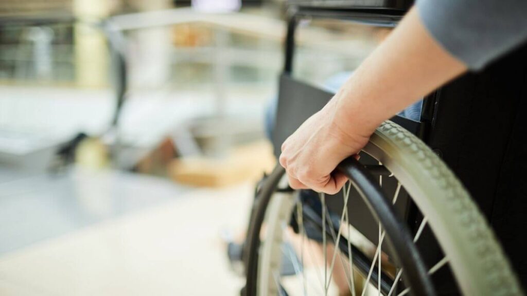 Como funciona o embarque para pessoas com mobilidade reduzida